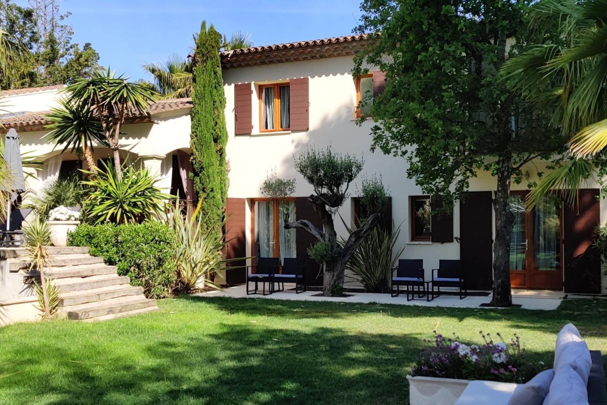 Maison Prestige Saint Tropez By Roberto Geissini グリモー 部屋 写真